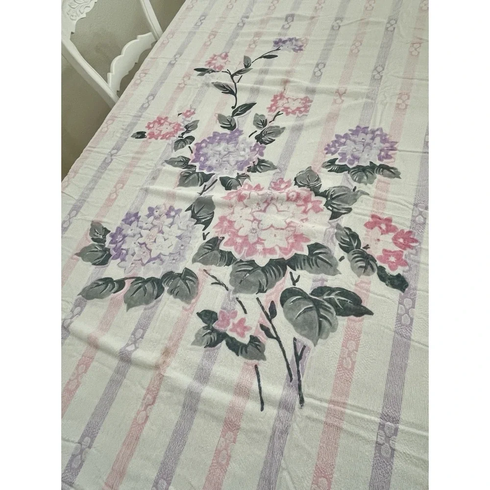 Vtg 1980s BATH SHEET Floral Purple Made in Shanghai Swan Brand *READ DESC*